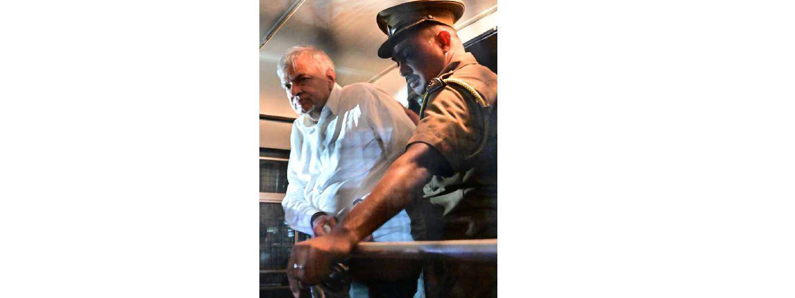 හිටපු ජනපති රනිල් වික්‍රමසිංහ බන්ධනාගාර රෝහලට